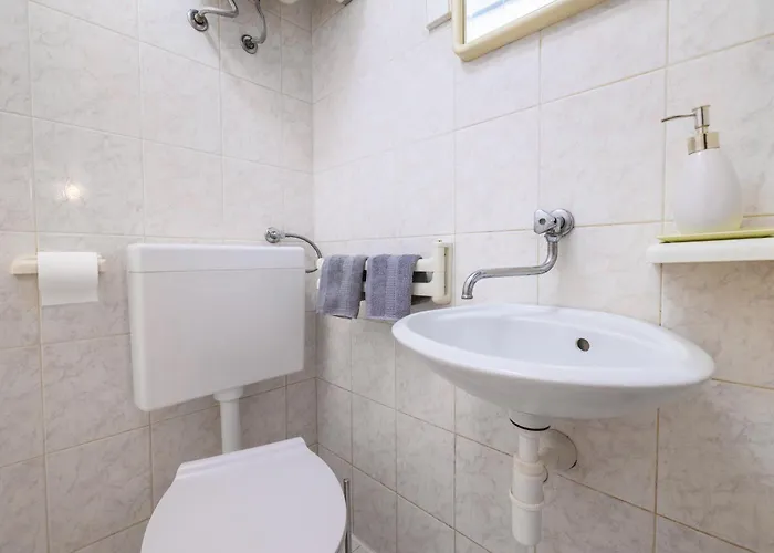 App Lenny 아파트 로비니